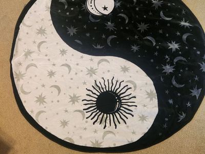 Spencer's yin yang plush round blanket