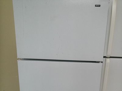 GE White Top Freezer Refrigerator~90 Day Guarantee~28 inch Wide