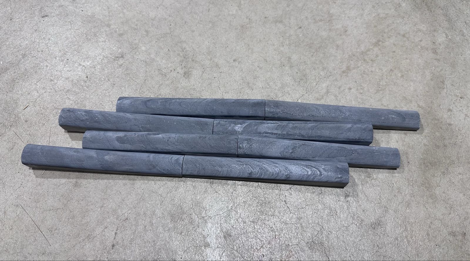 Island stone tile