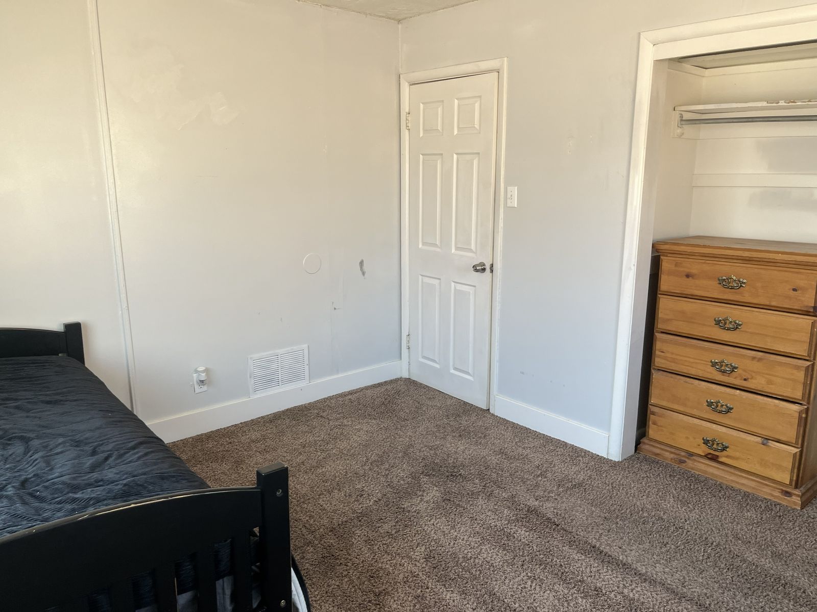 Main image 5