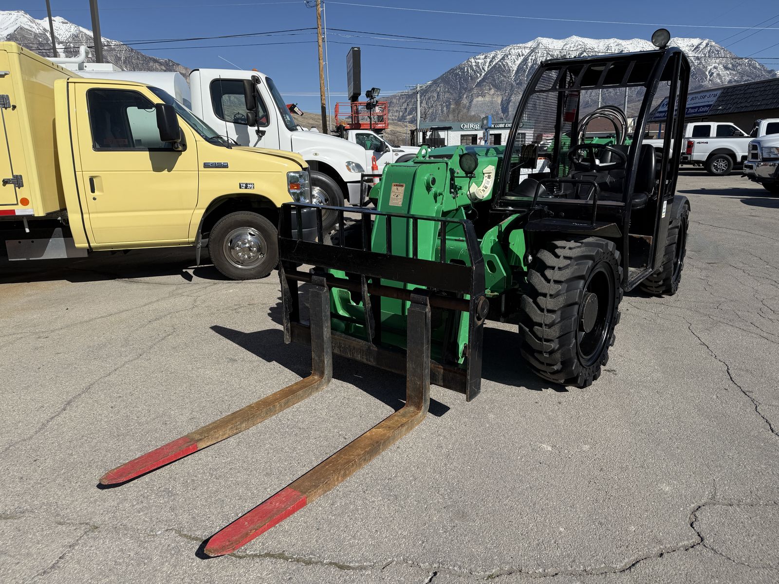 Used Telehandler Forklift 2017 Genie GTH-5519