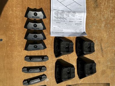 Yakima TrackTower Roof Rack Towers with Hardware Track Tower 4 pack like New