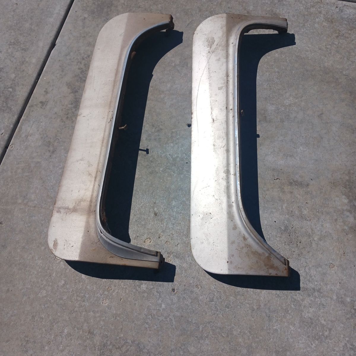 cadillac deville fender skirts