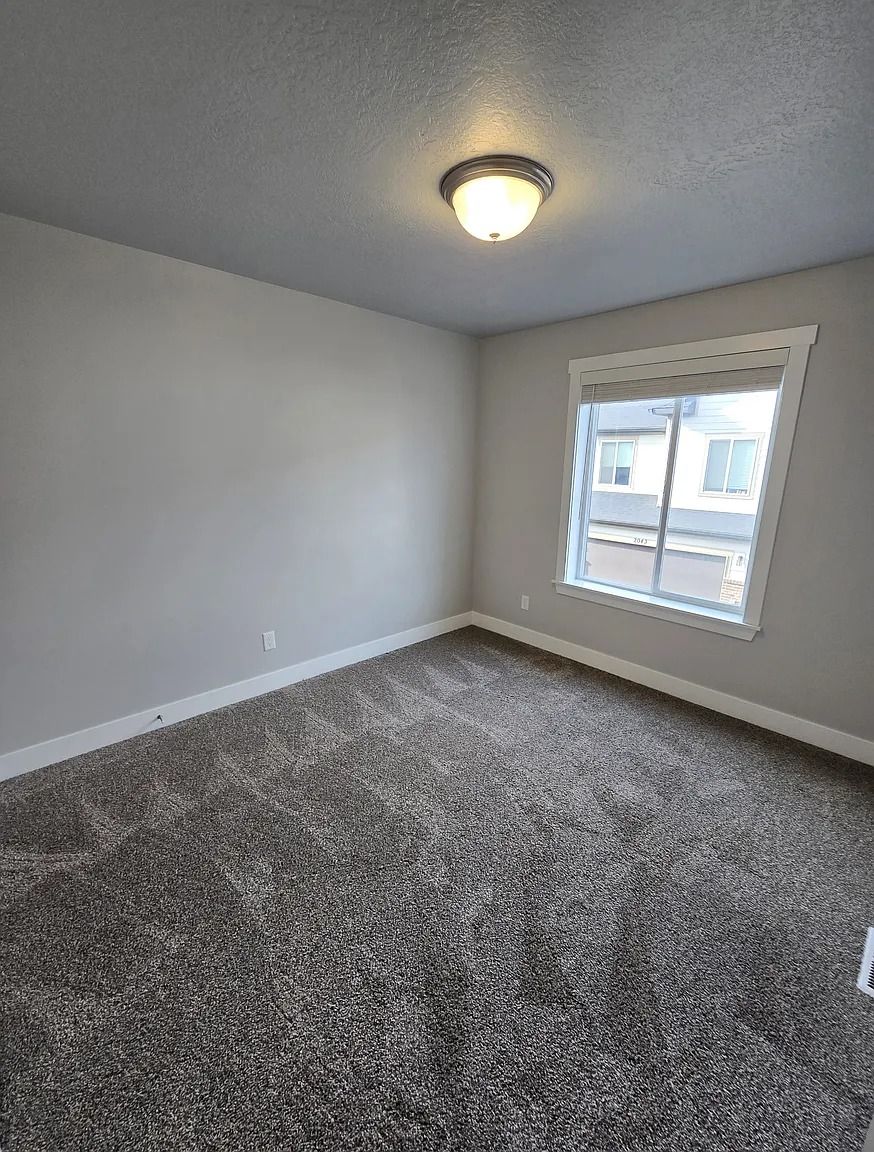 Main image 8