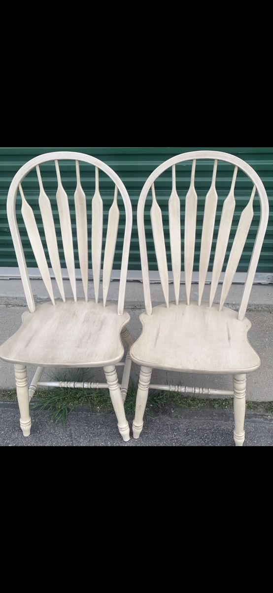 2 DARLING SOLID WOOD LARGE FARM STYLE CHAIRS