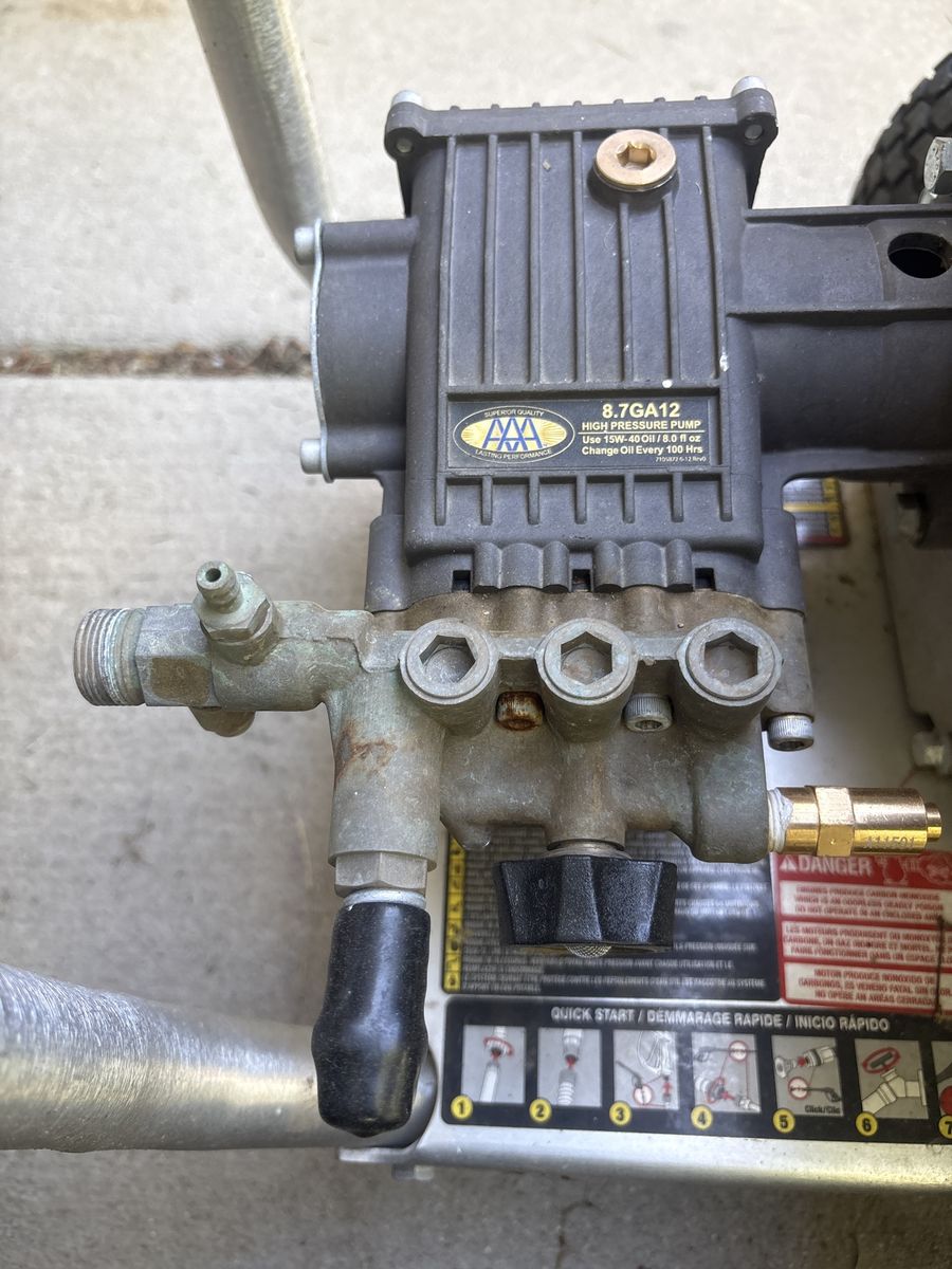 3200 PSI Simpson  Triplex adj Pressure & Turbo Tip