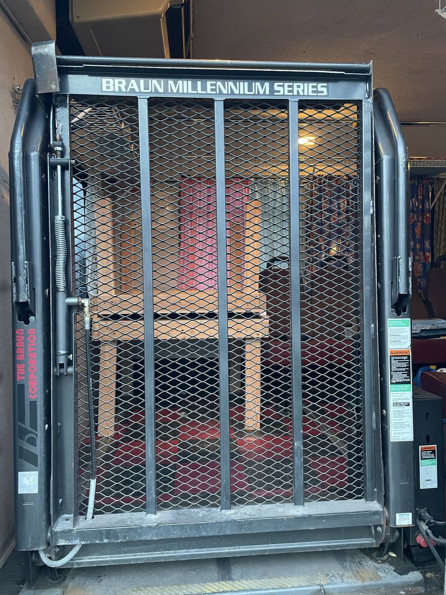 Braun Millennium Series Chair Lift L917F1B