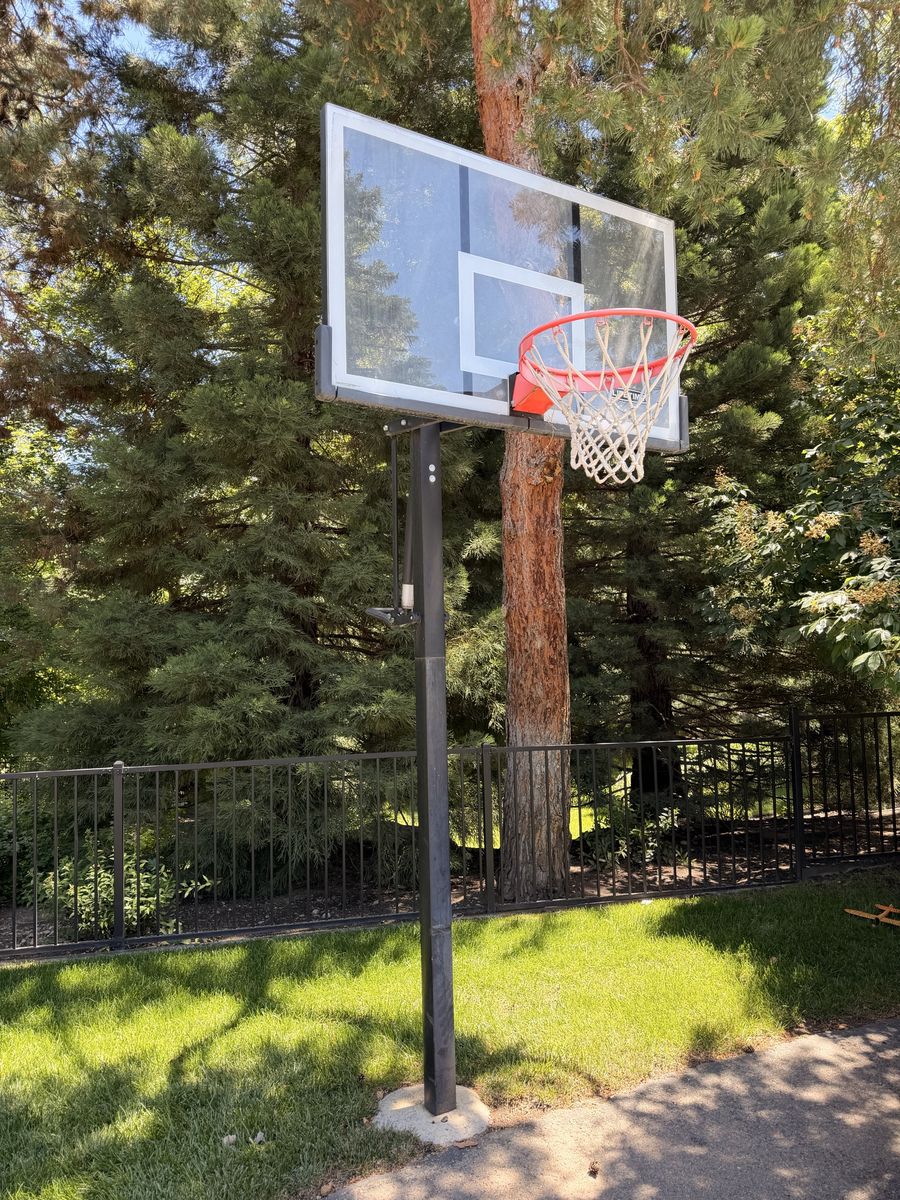 Basketball stand