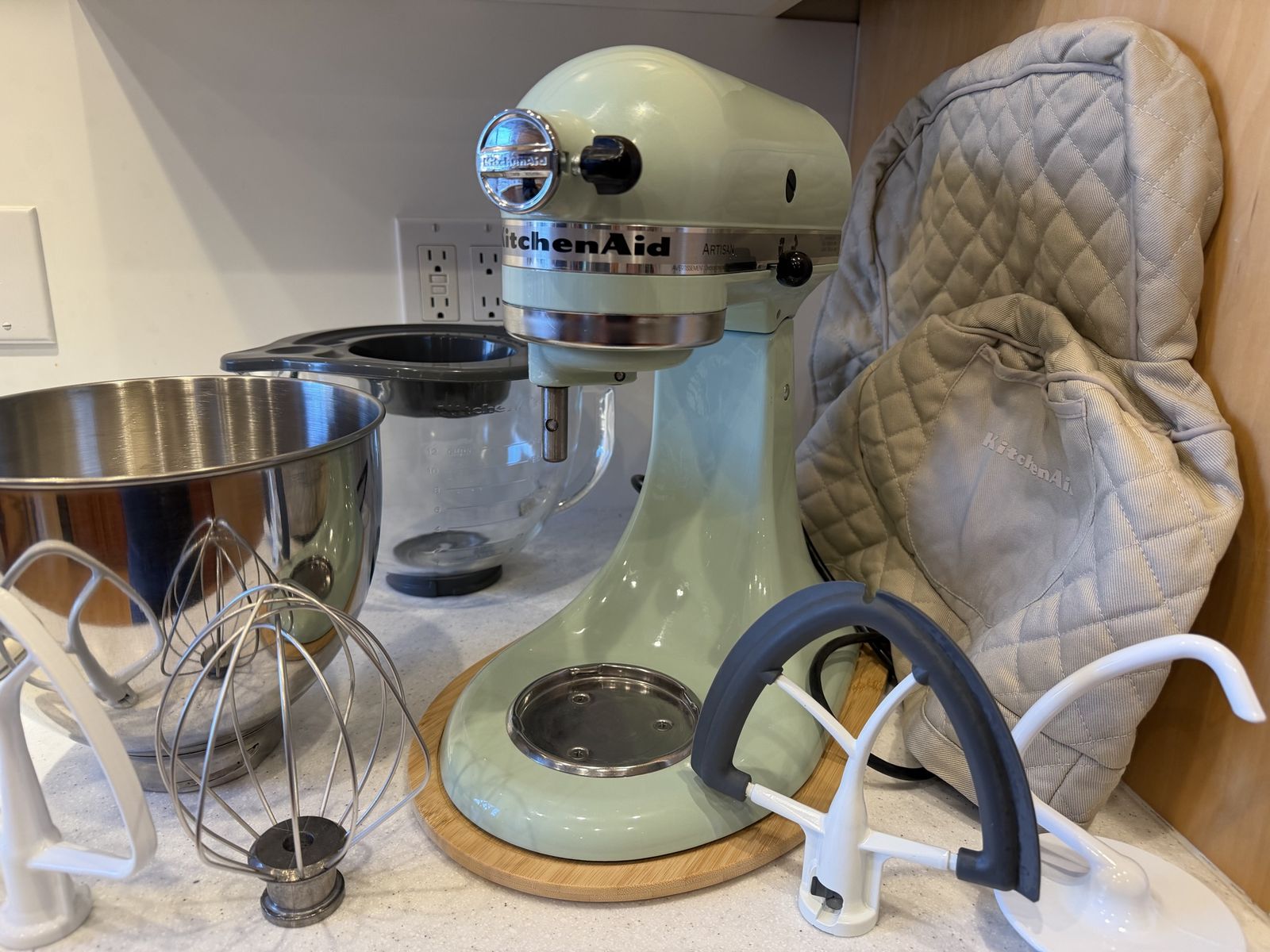KitchenAid Artisan Series 5-Qt. Stand Mixer Pistachio with Accessories & Dust Cover