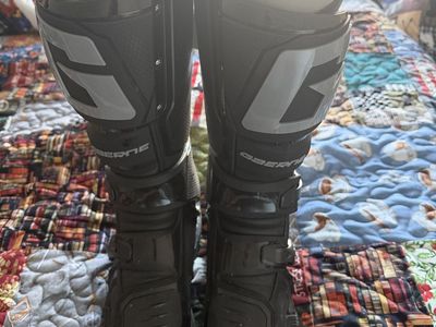 Gaerne size 11 brand new.