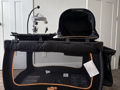 Pamo Babe 6 in 1 Baby Pack and Play with Bassinet