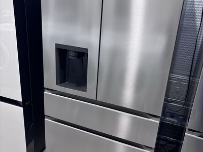 New LG 29cu.ft Refrigerator W/Mid Convert Drawer