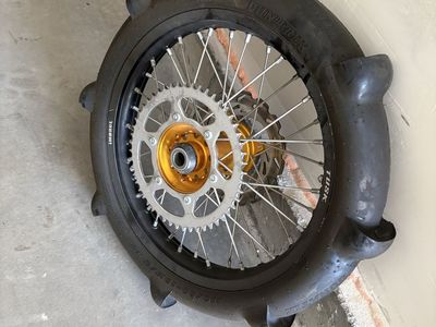 Paddle tire