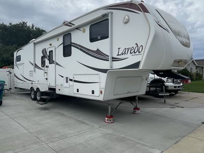 2012 Keysotone Laredo 38'