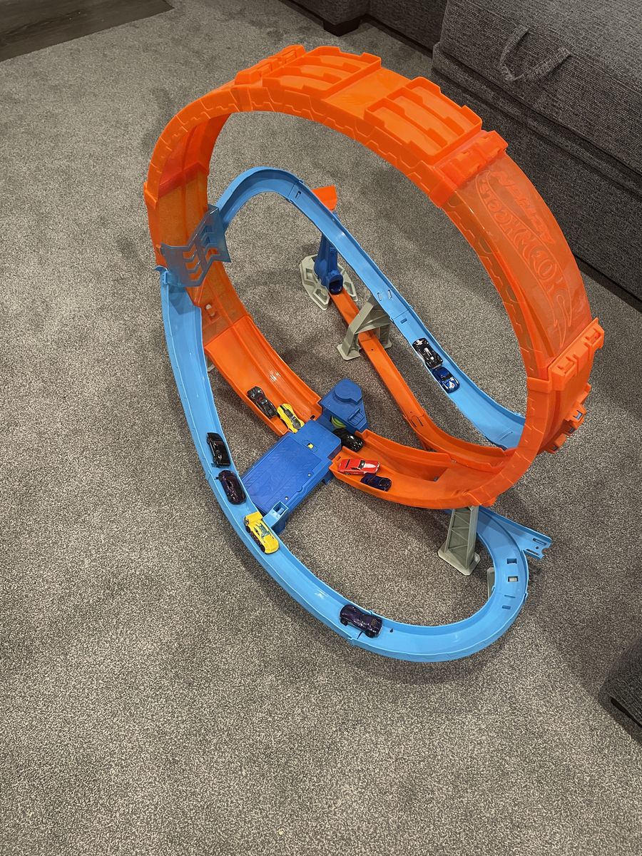 Hot Wheels Loop Track