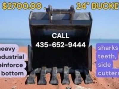 24 Inch Heavy Industrial Excavator Bucket with Sharks Teeth and Reinforced Bottom