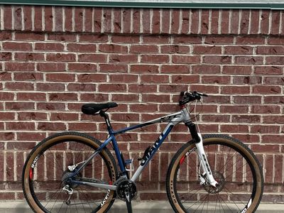 Giant XtC 29er Hardtail Mountain Bike - Blue/Silver