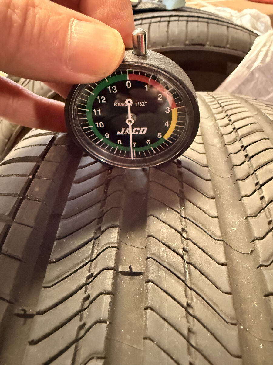 235 R18 45 Michelin Primacy A/S