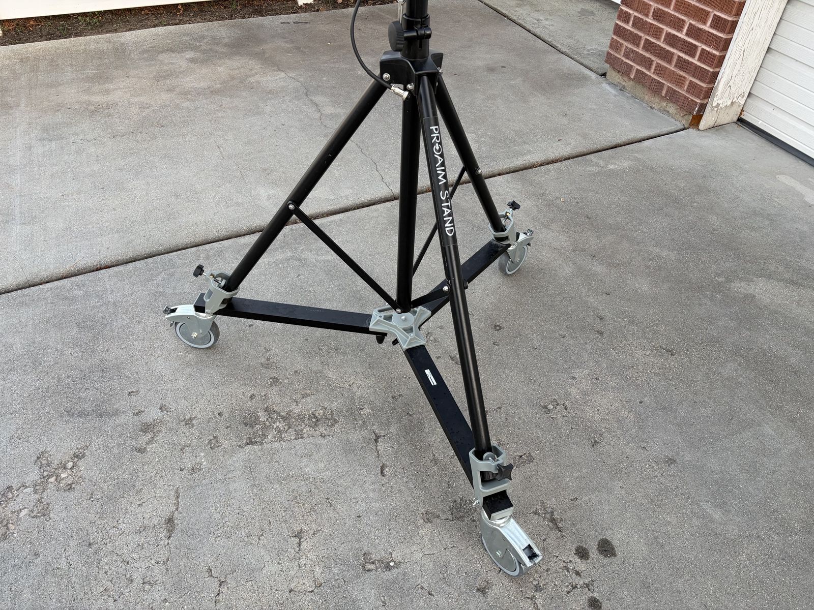 Main image 4