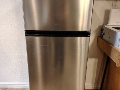 Vissani 7.1 Cu. Ft. fridge