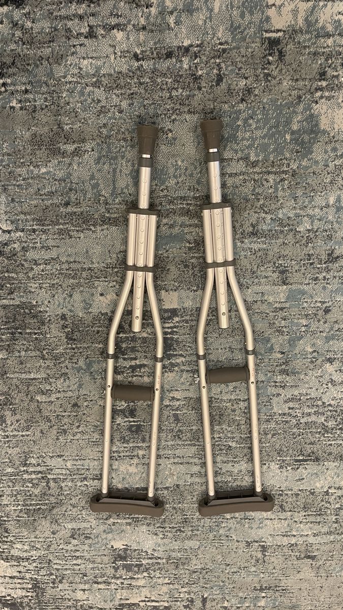 Adjustable Crutches in Good condition