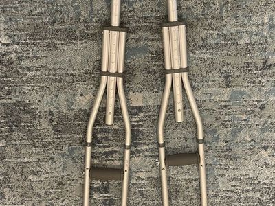 Adjustable Crutches in Good condition