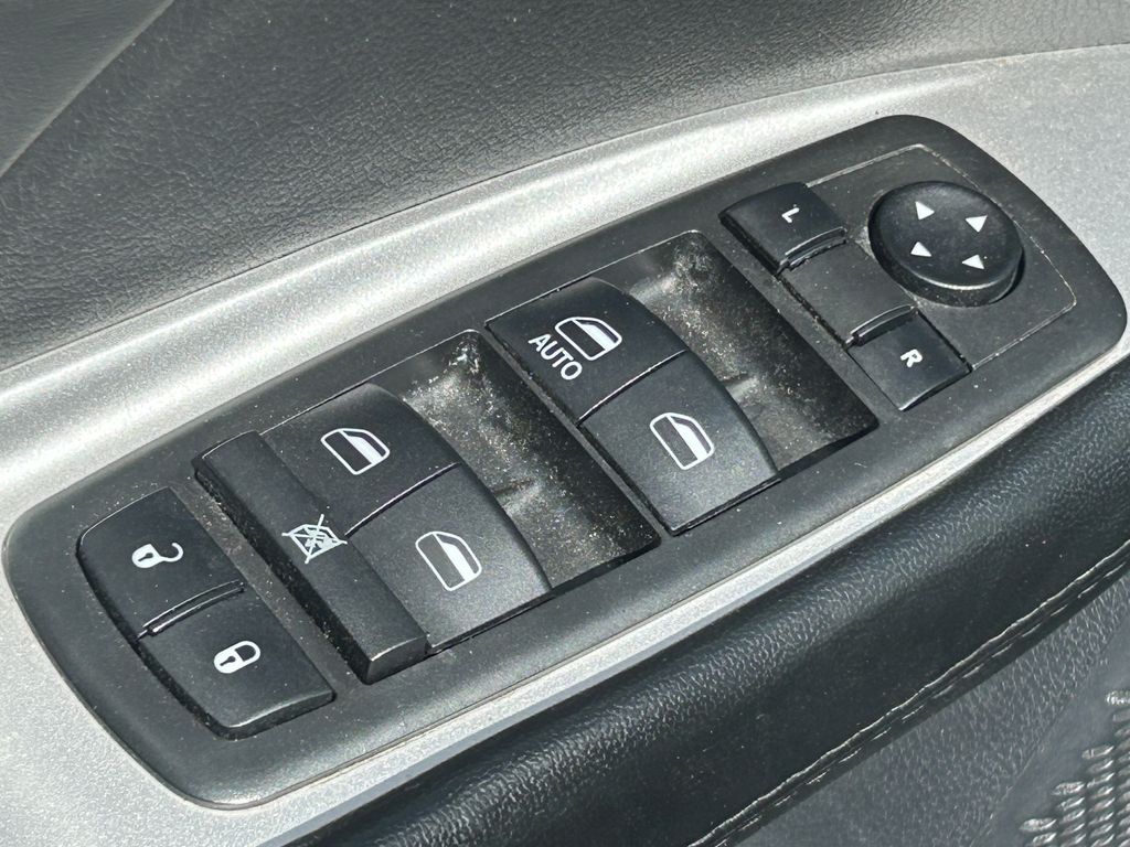 Main image 27