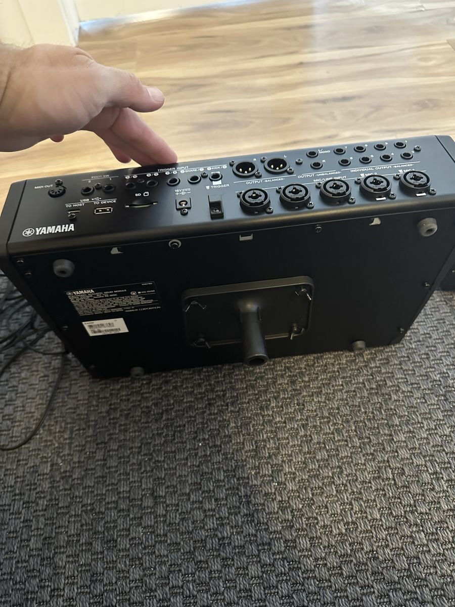 Main image 6