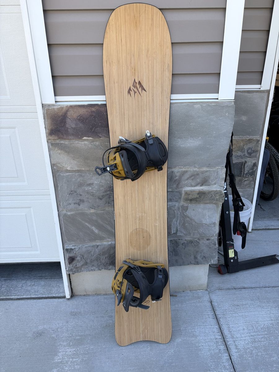 Jones Hovercraft 164cm Snowboard with Large Flow Fuse Bindings - Bamboo Powder Board