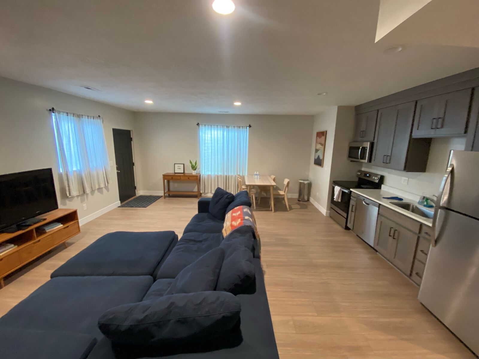 Basement apartment 2 bedroom