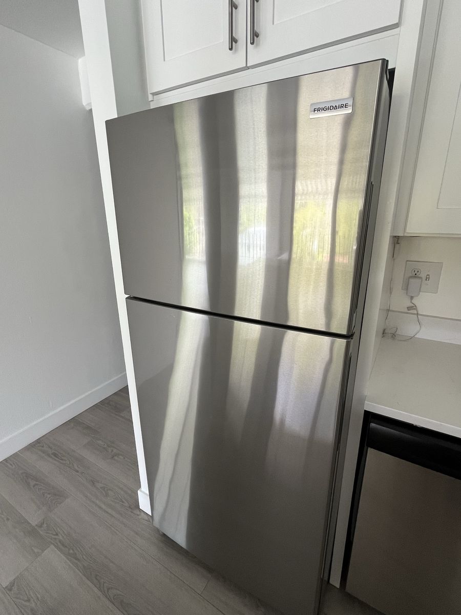 Fridgidaire Kitchen Appliance Set