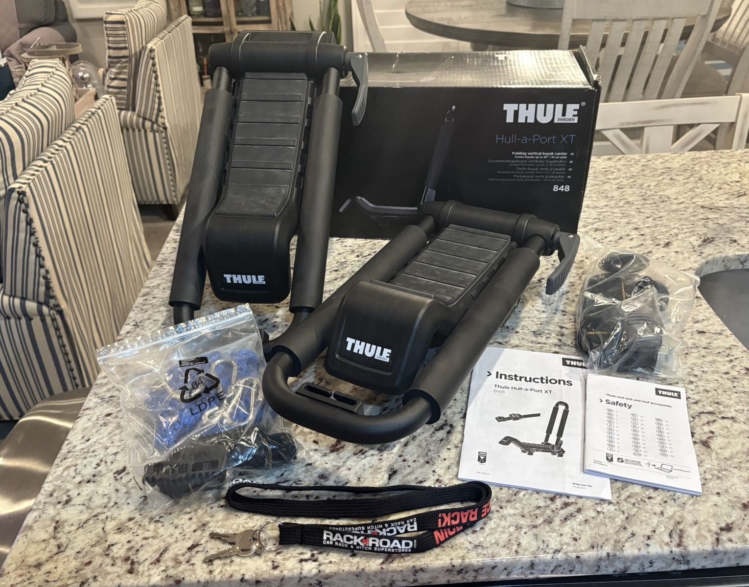 Thule Folding Vertical Kayak Carrier: only used 3x