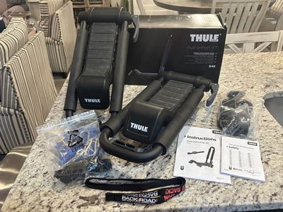 Thule Folding Vertical Kayak Carrier: only used 3x