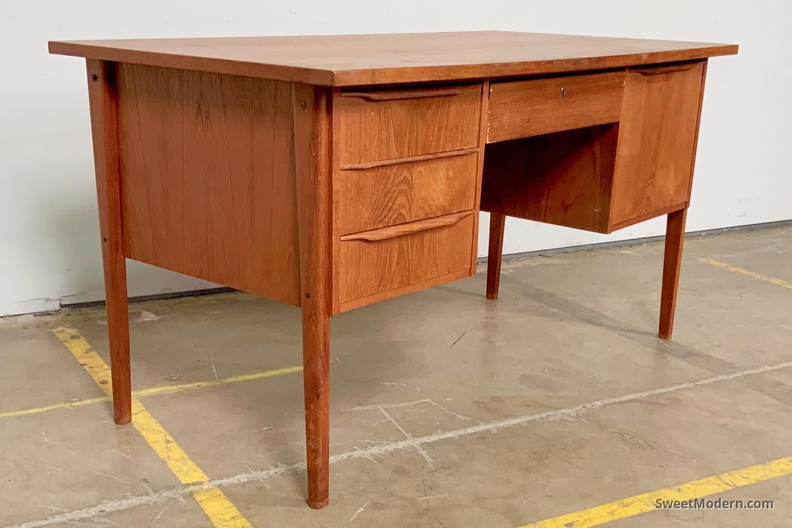 free desk