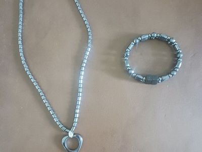 Magnetize necklace and bracelet