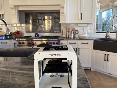 Toybox 3D Printer with Starter Filament Bundle - White, Used