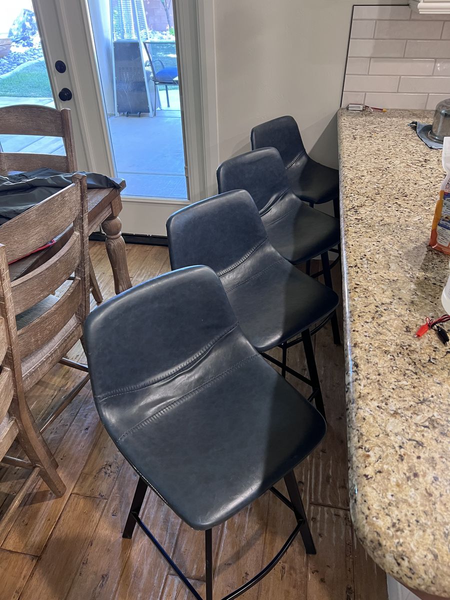 4 bar stools