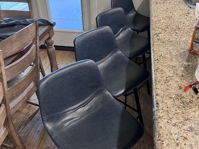 4 bar stools