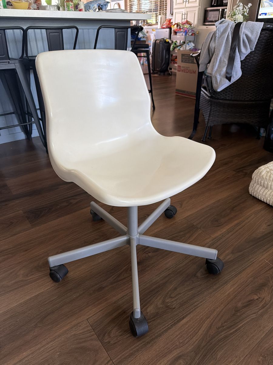 White Rolling Desk Chair - Swivel Office Task Chair with 5 Wheels, Great Condition