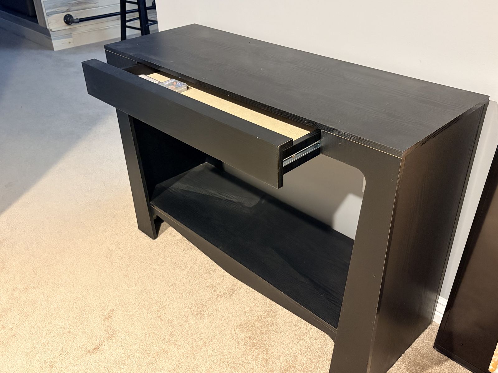 Accent table/ decor table