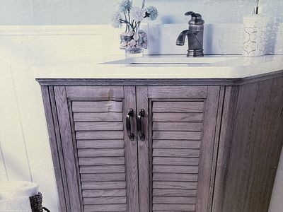 BATHROOM VANITY W/ COUNTERTOP 30"