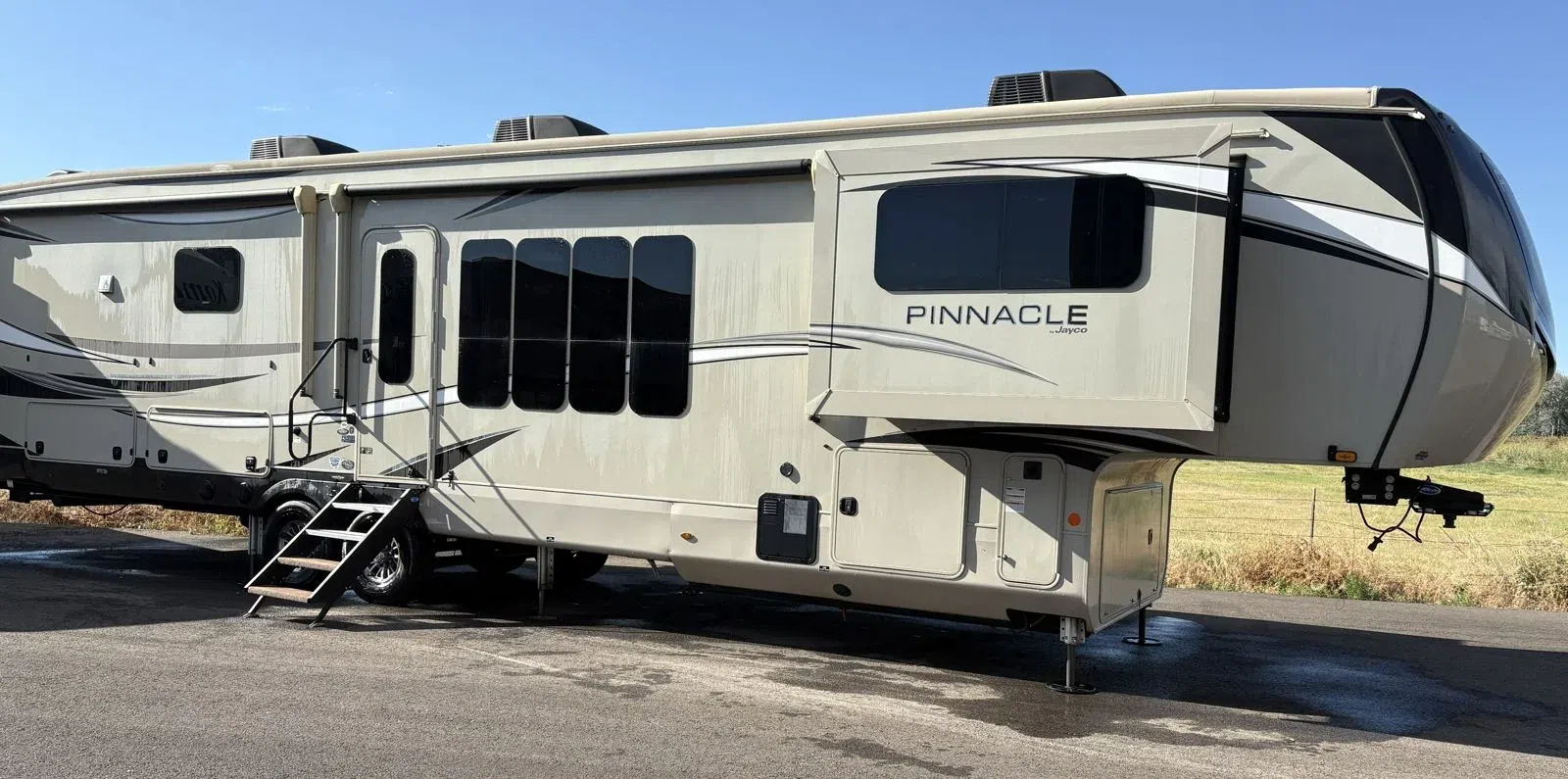 New 2022 Thor Jayco Pinnacle 38FLGS