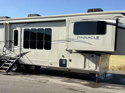 New 2022 Thor Jayco Pinnacle 38FLGS