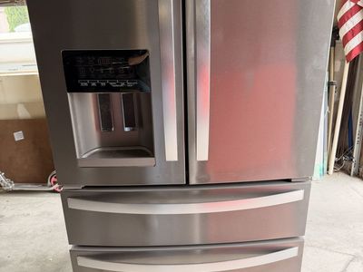 Whirlpool French Door Stainless Refrigerator – Ice/Water