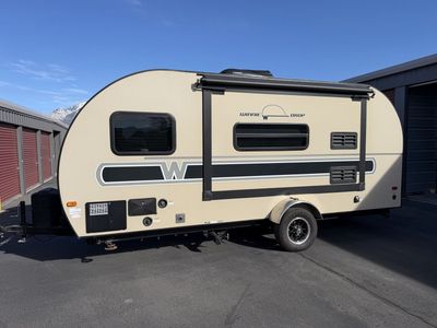 Winnebago Winnie Drop WD1790 Travel Trailer, Excellent Condition