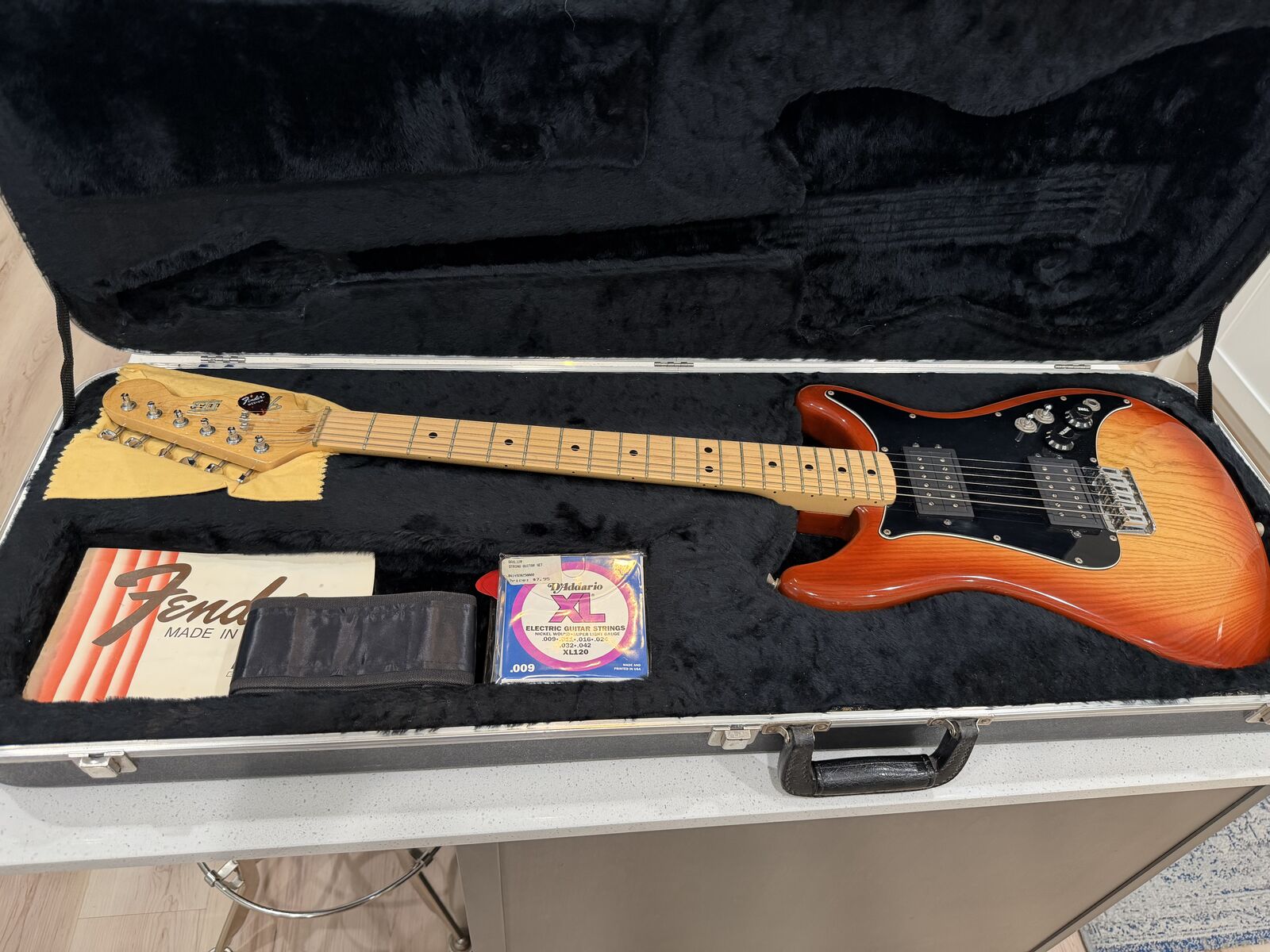 Vintage 1981 Fender Lead III with original USA hard case