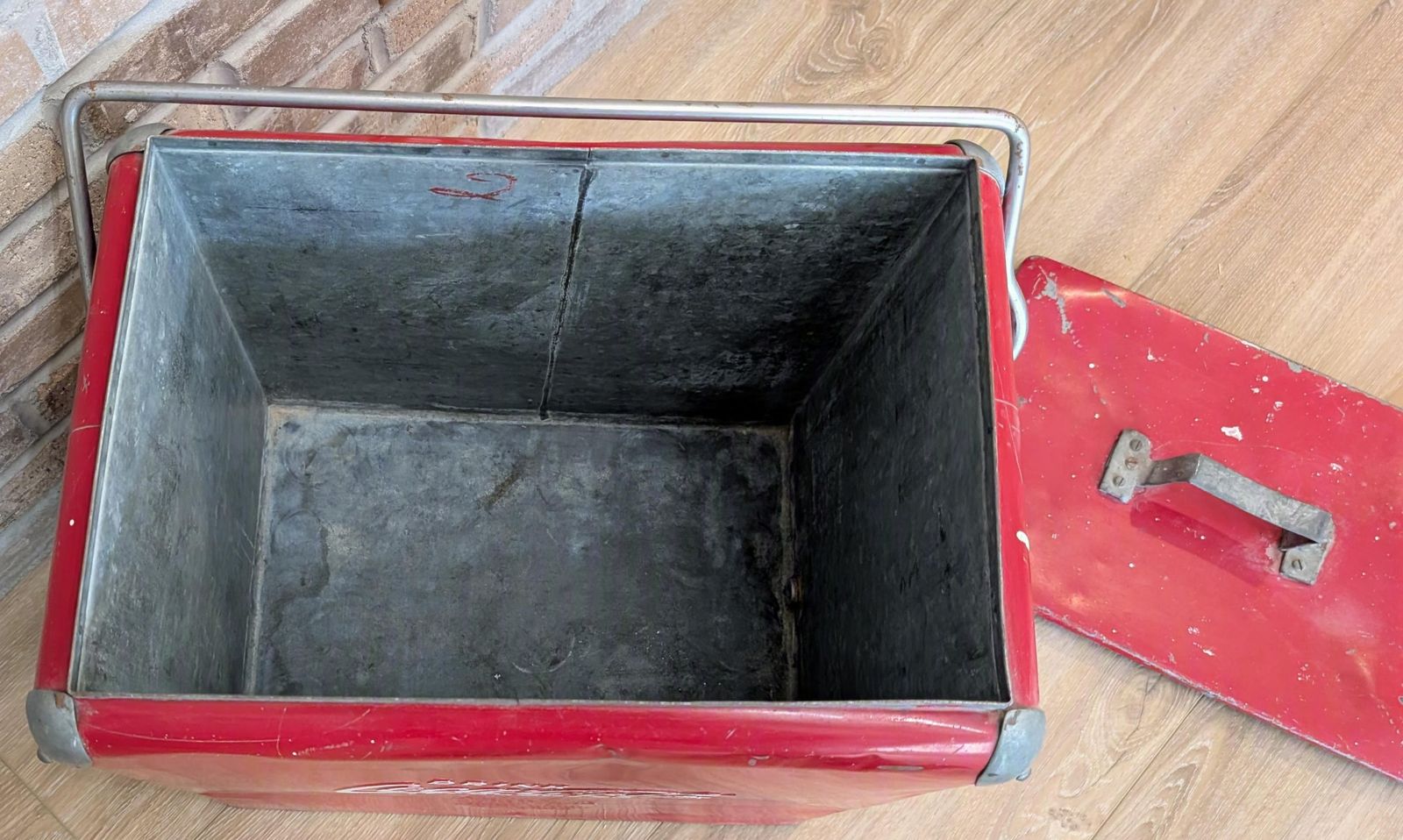 Main image 3