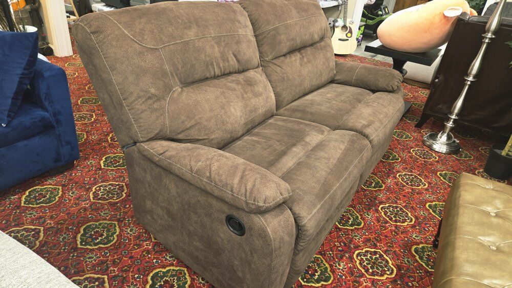 🤎 Large Recliner Sofa