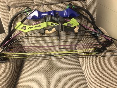 Youth compound bows