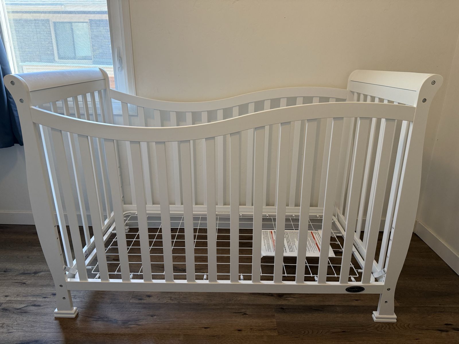 Dream On Me White Wooden Convertible Baby Crib